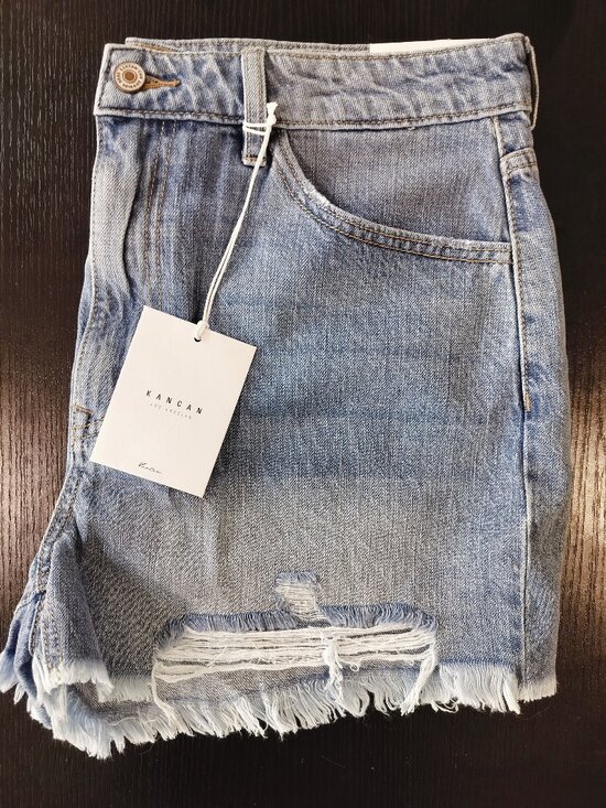 KanCan High Rise Distressed Denim Shorts Size 13/30 Light Wash Frayed Hem NWT * - Picture 5 of 10